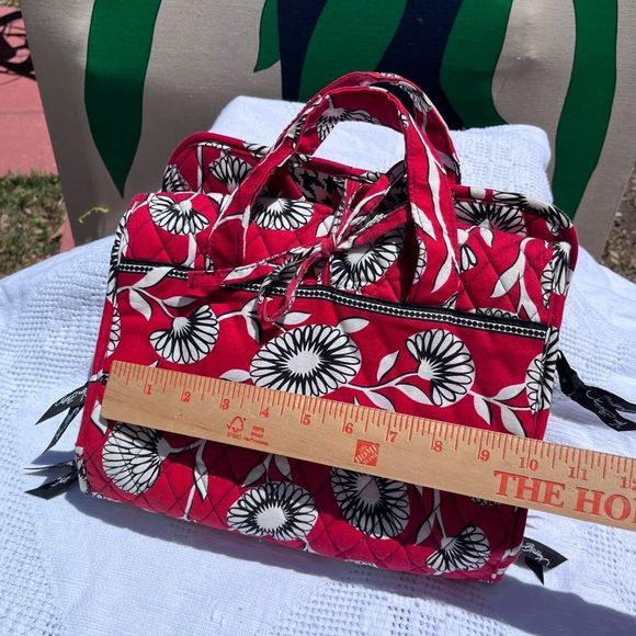 Vera Bradley travel case - Picture 2 of 10